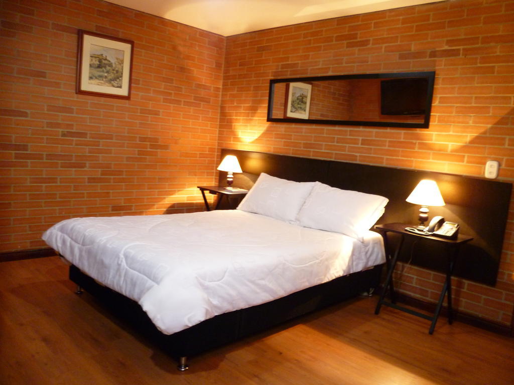 Hotel Bogota Astral Екстериор снимка